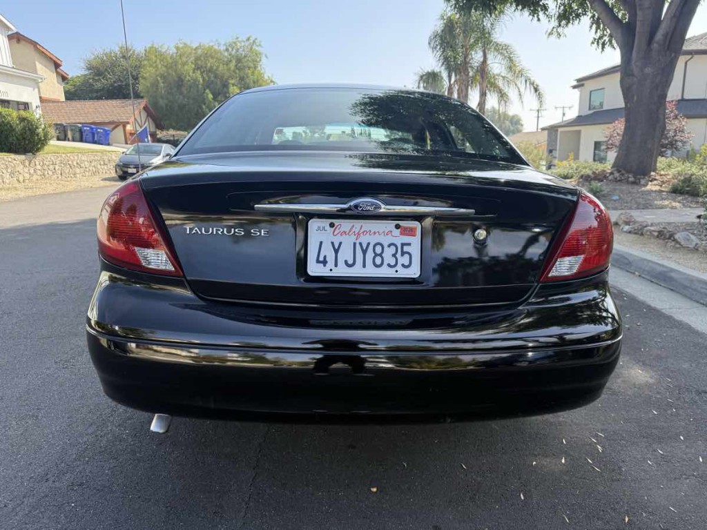 2002 Ford Taurus Image 10