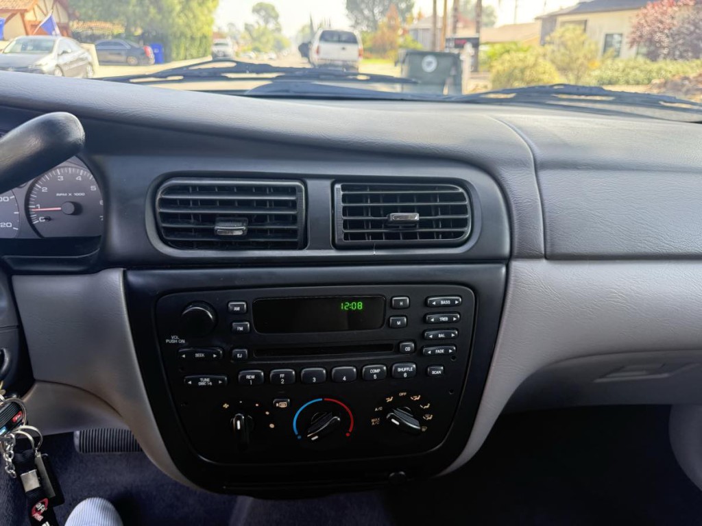 2002 Ford Taurus Image 26