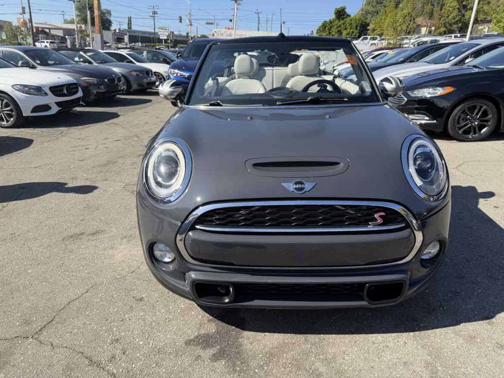 2017 MINI Convertible Image 2