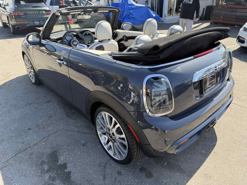 2017 MINI Convertible Image 6