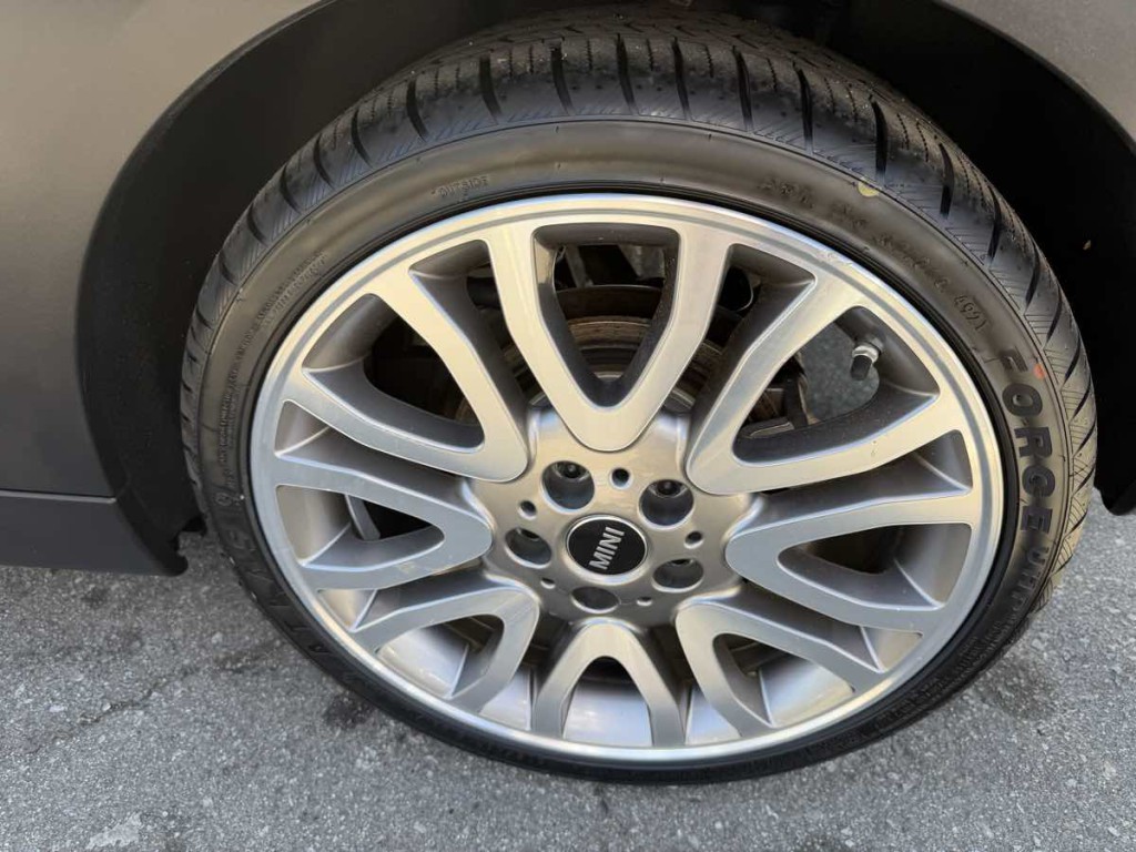 2017 MINI Convertible Image 9