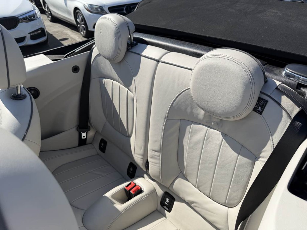 2017 MINI Convertible Image 14