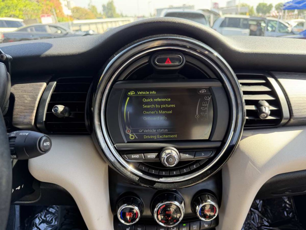 2017 MINI Convertible Image 19