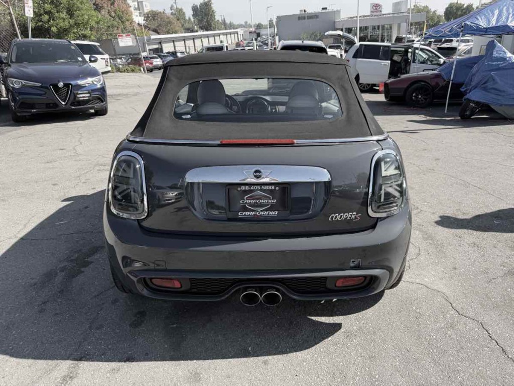 2017 MINI Convertible Image 20