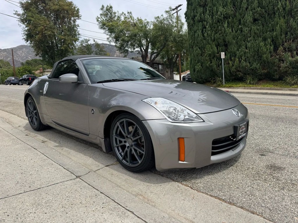 2007 Nissan 350Z Image 1