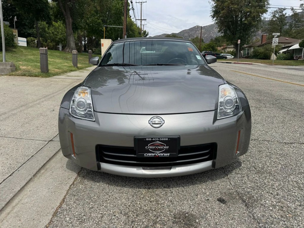 2007 Nissan 350Z Image 2