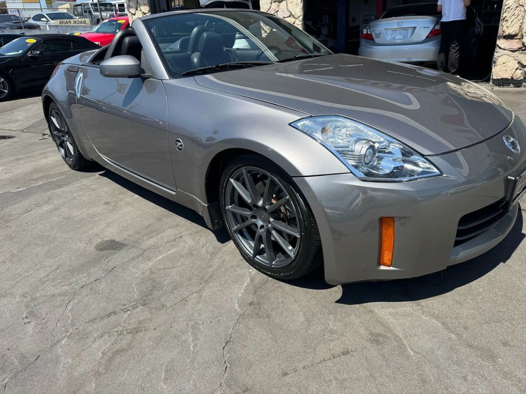 2007 Nissan 350Z Image 4