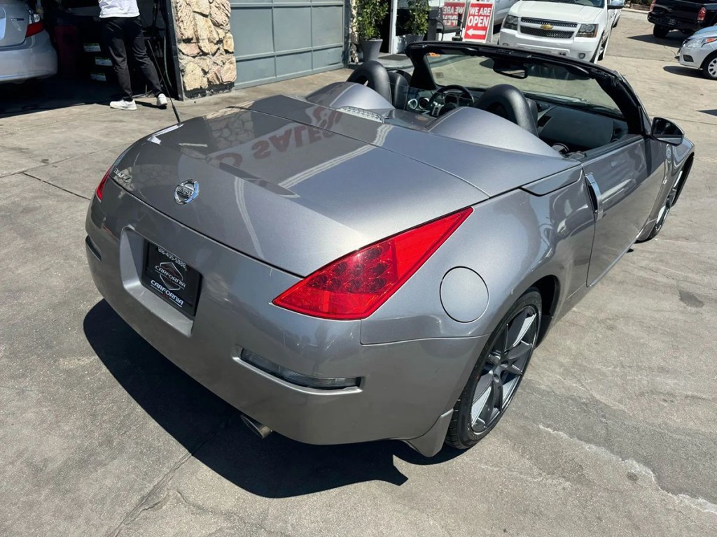 2007 Nissan 350Z Image 6
