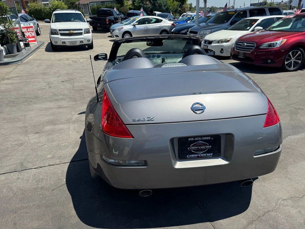 2007 Nissan 350Z Image 8