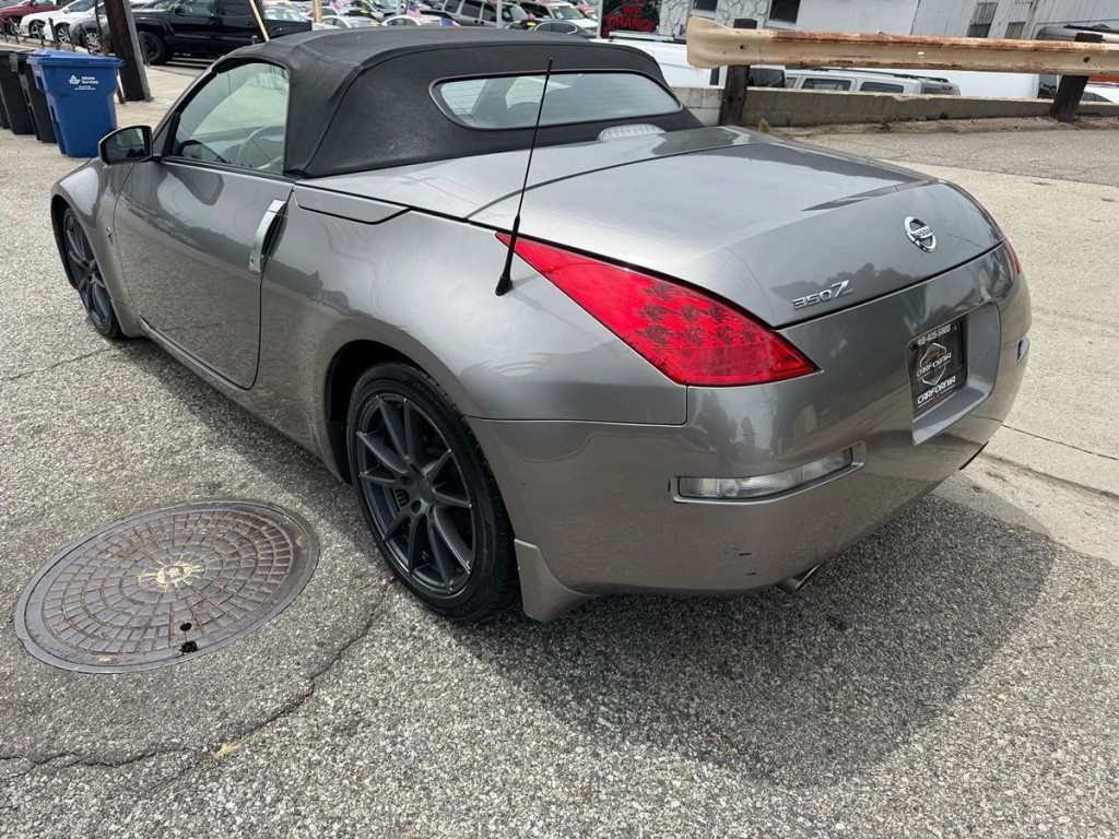 2007 Nissan 350Z Image 11