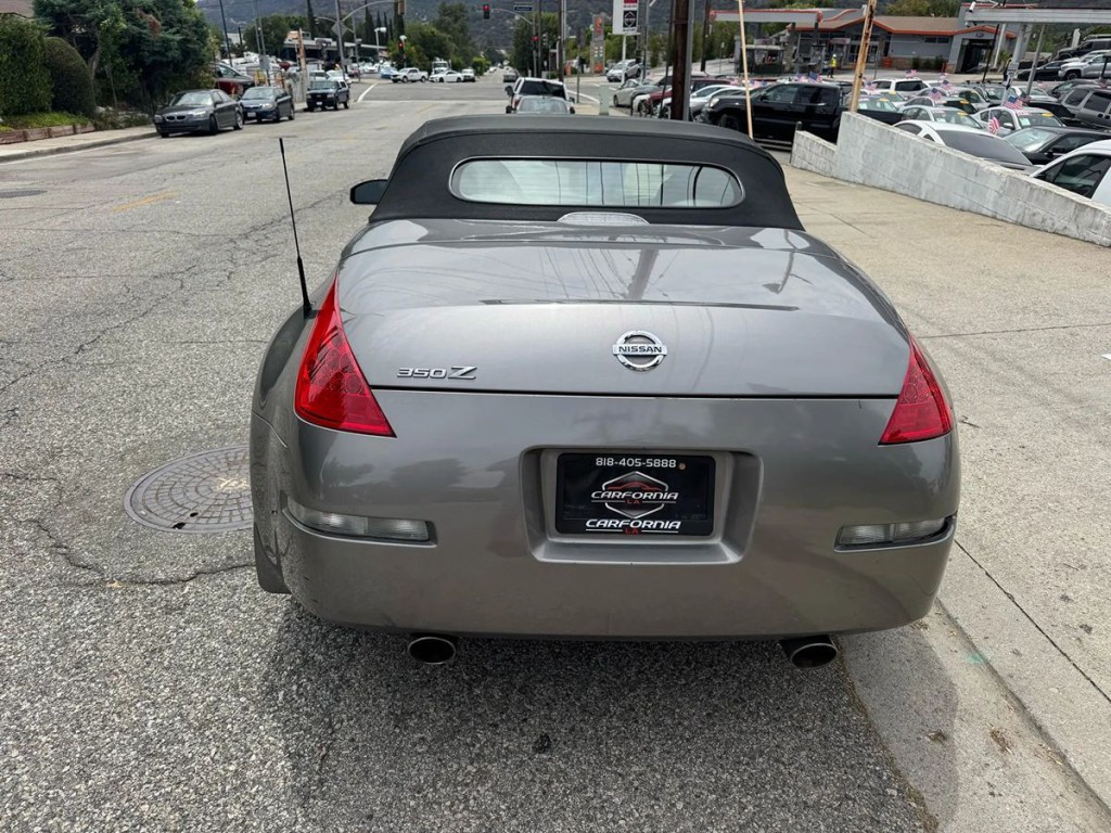 2007 Nissan 350Z Image 12