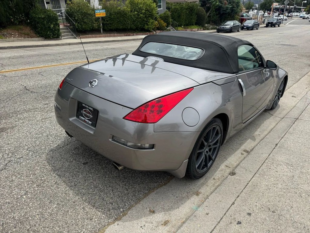 2007 Nissan 350Z Image 13