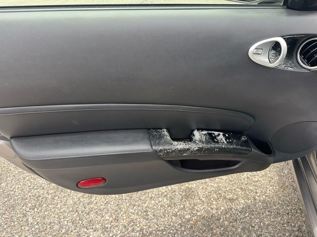 2007 Nissan 350Z Image 15