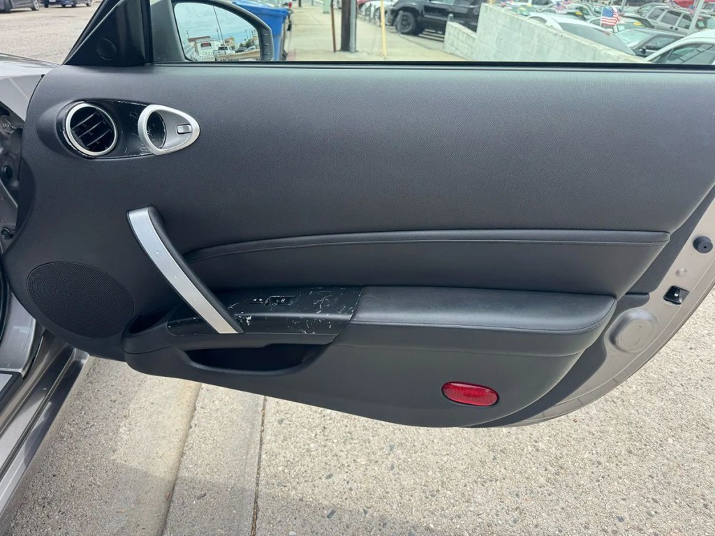 2007 Nissan 350Z Image 21