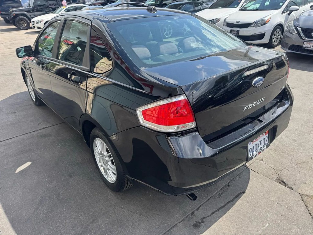 2011 Ford Focus Image 4