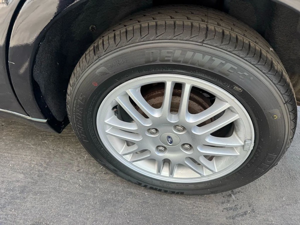 2011 Ford Focus Image 7