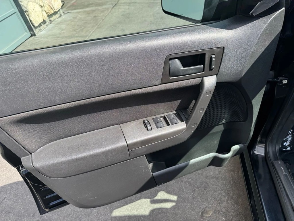 2011 Ford Focus Image 8