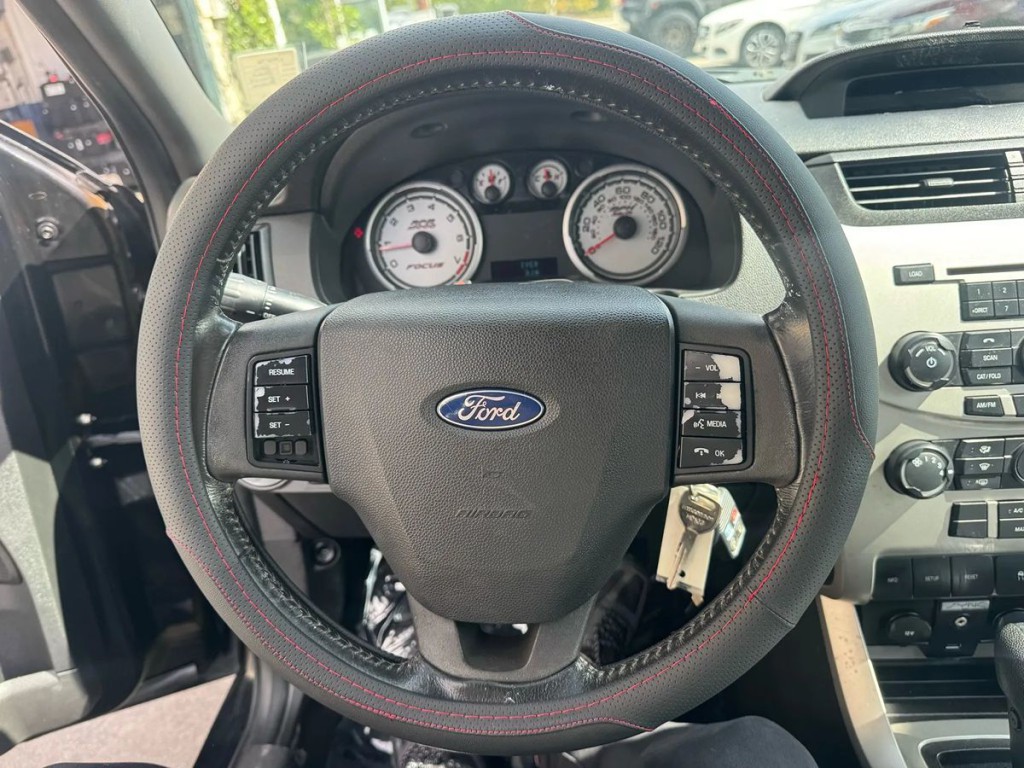 2011 Ford Focus Image 10