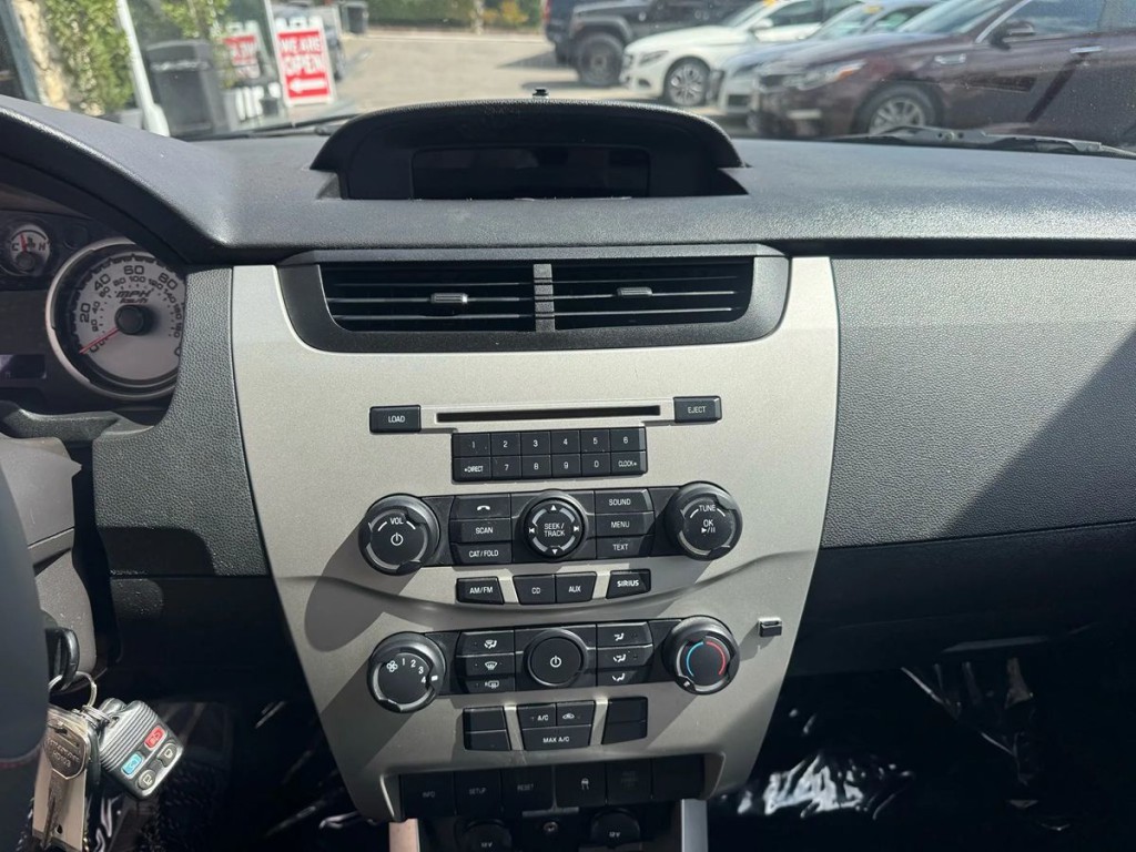 2011 Ford Focus Image 11