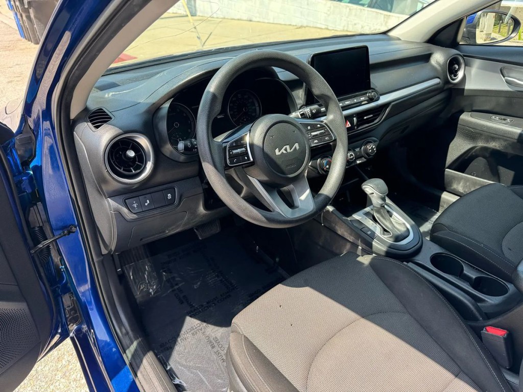 2023 Kia Forte Image 9