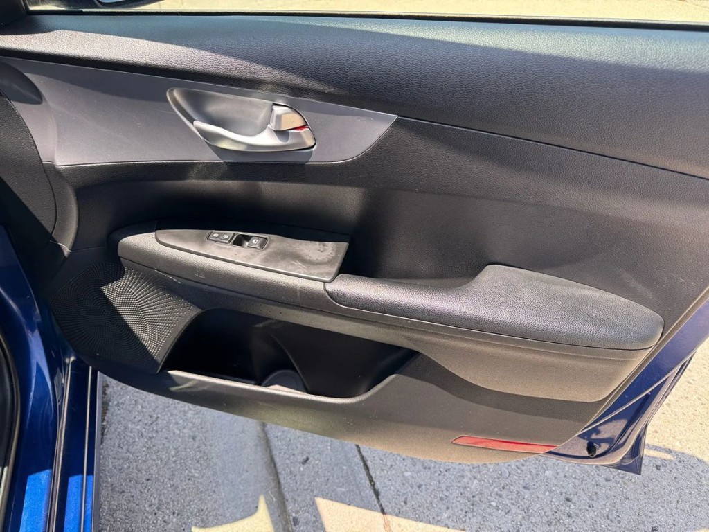 2023 Kia Forte Image 11