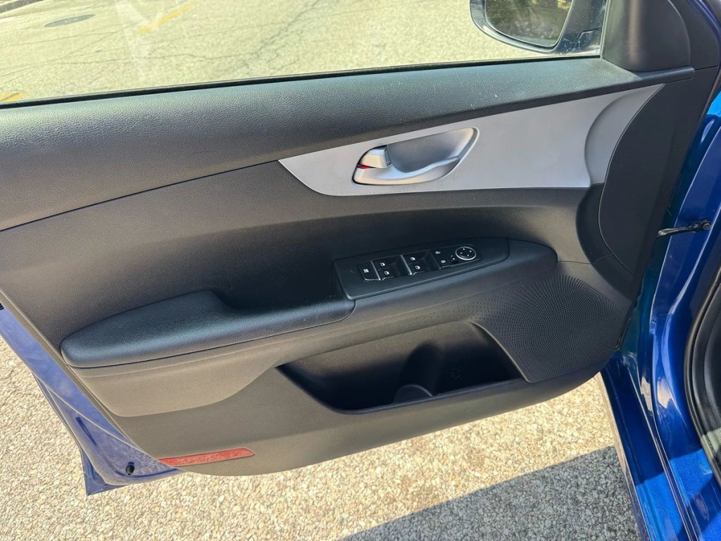 2023 Kia Forte Image 14