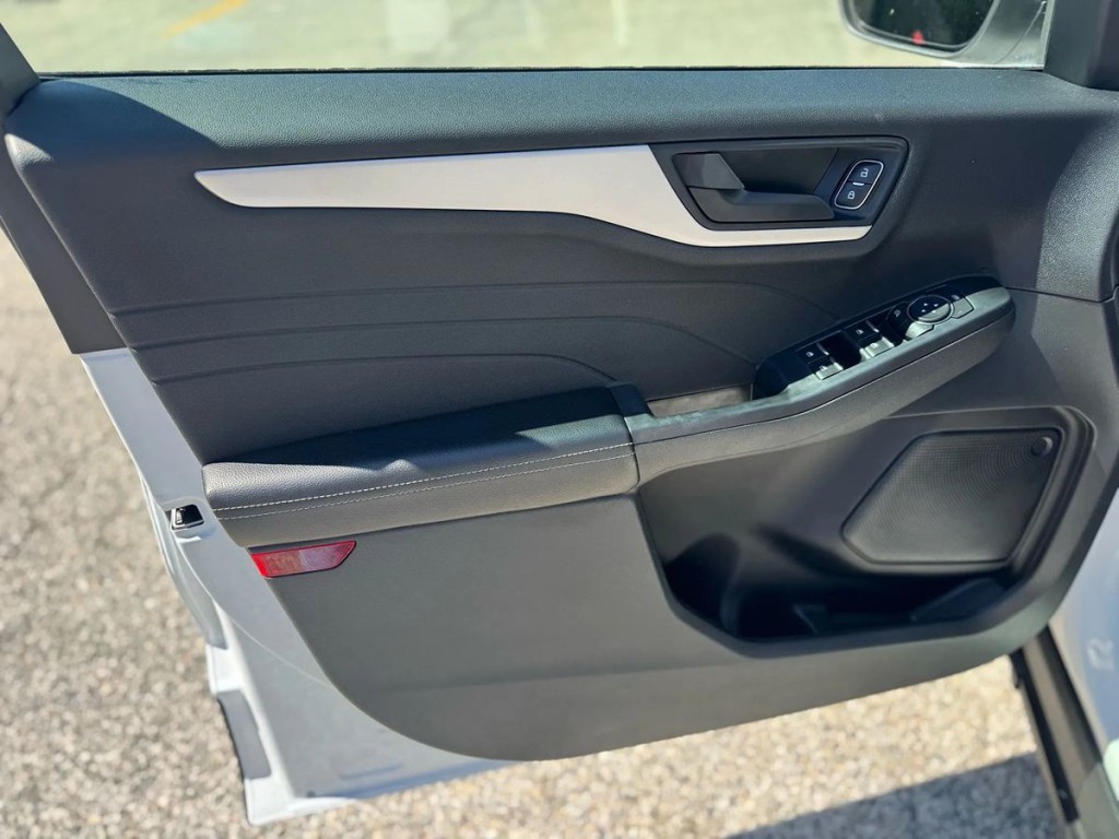 2022 Ford Escape Image 8