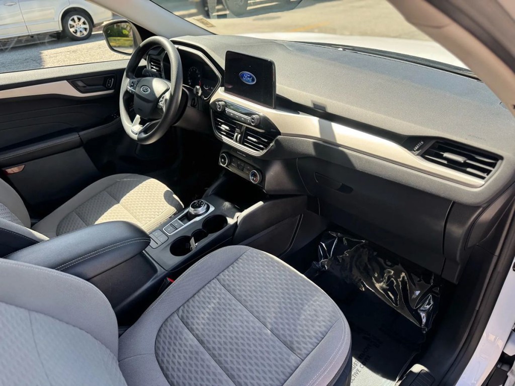 2022 Ford Escape Image 15