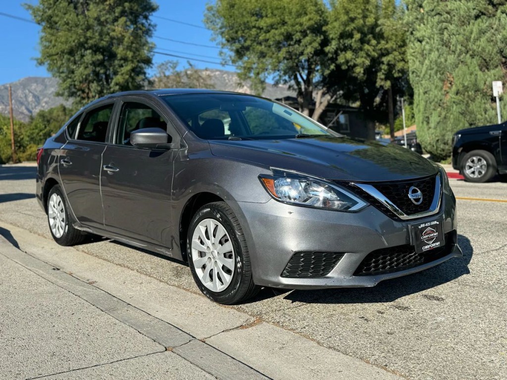 2019 Nissan Sentra Image 1