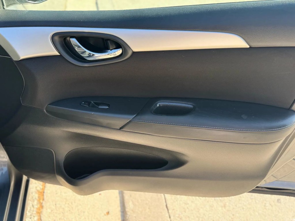 2019 Nissan Sentra Image 16