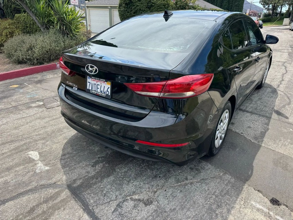 2017 Hyundai Elantra Image 6