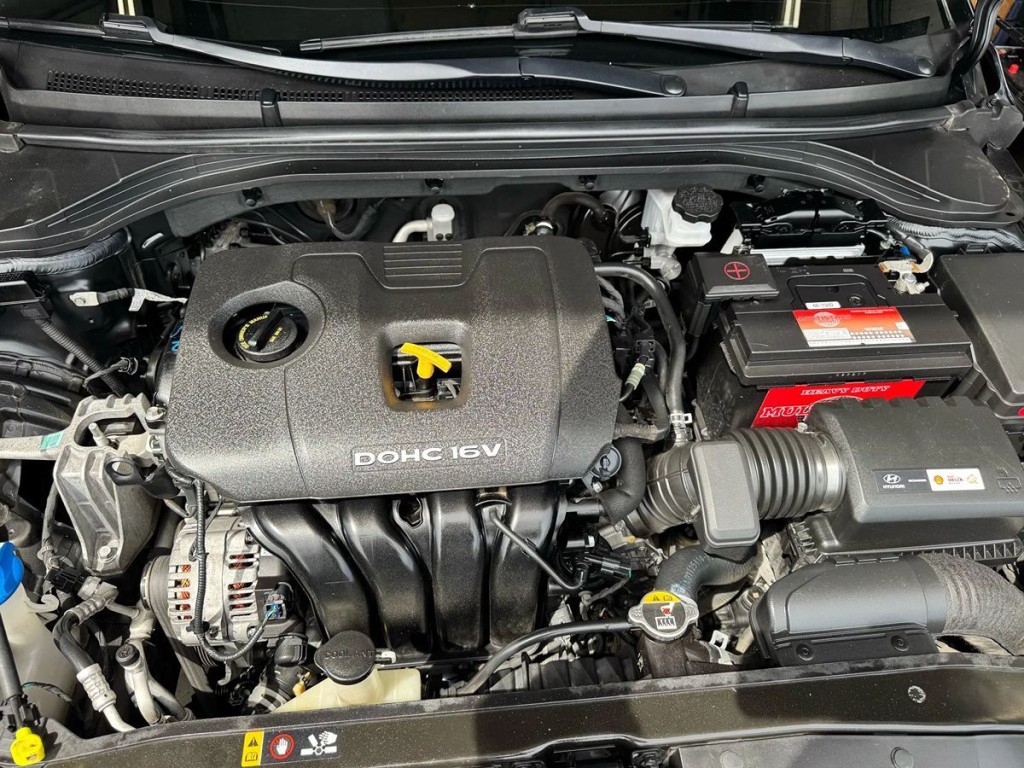 2017 Hyundai Elantra Image 15