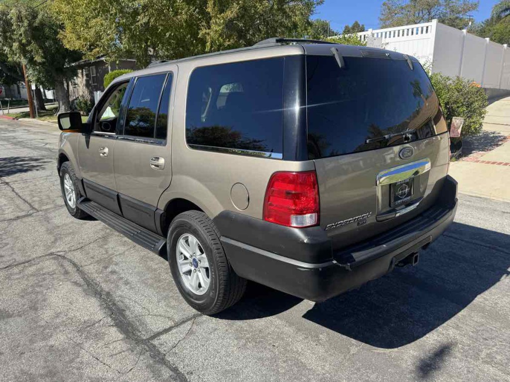 2003 Ford Expedition Image 5