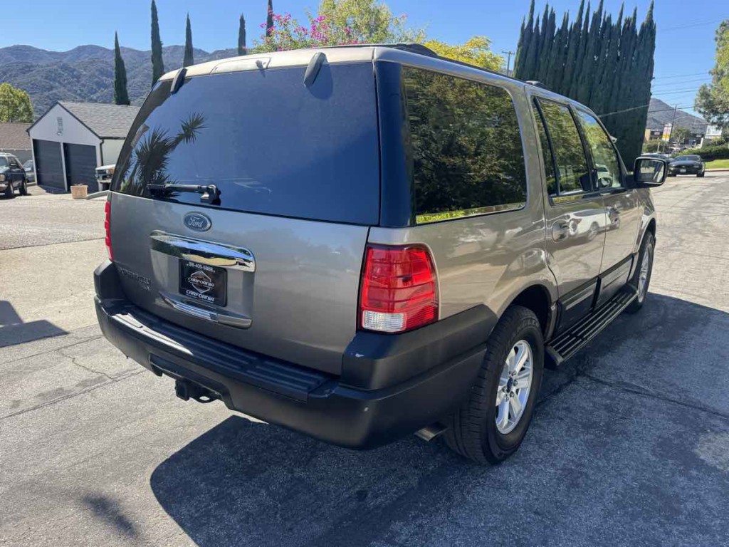 2003 Ford Expedition Image 7