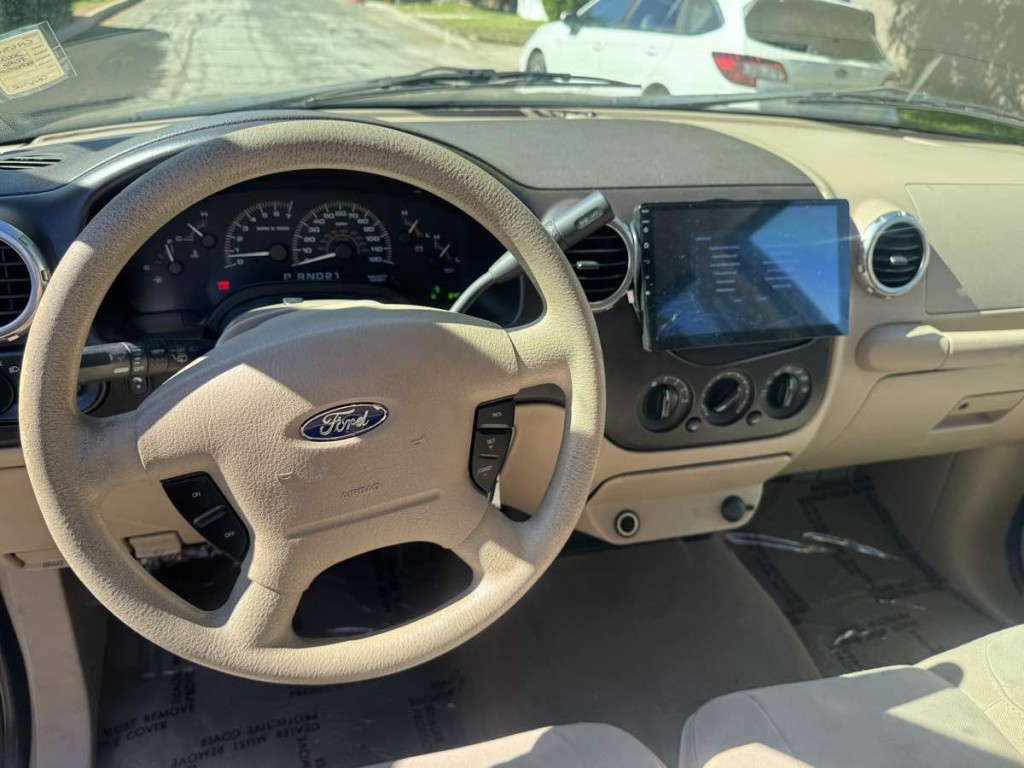 2003 Ford Expedition Image 20
