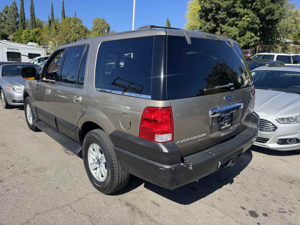 2003 Ford Expedition Image 25