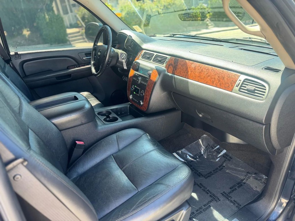 2007 Chevrolet Tahoe Image 14