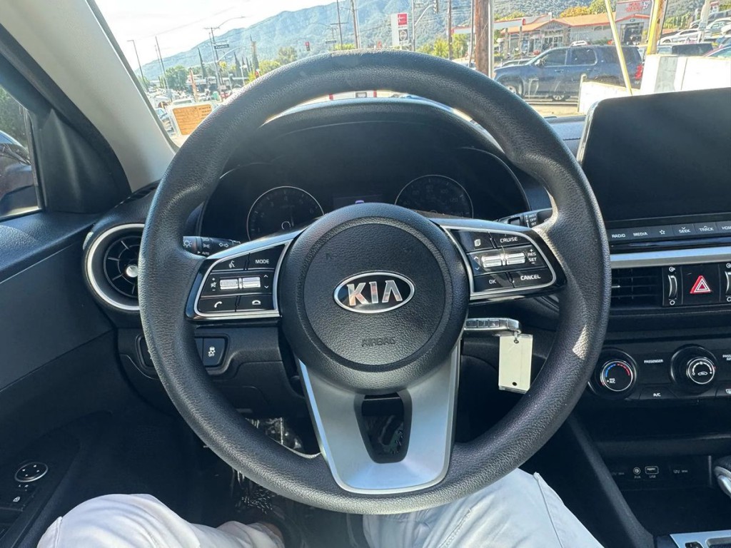 2021 Kia Forte Image 11