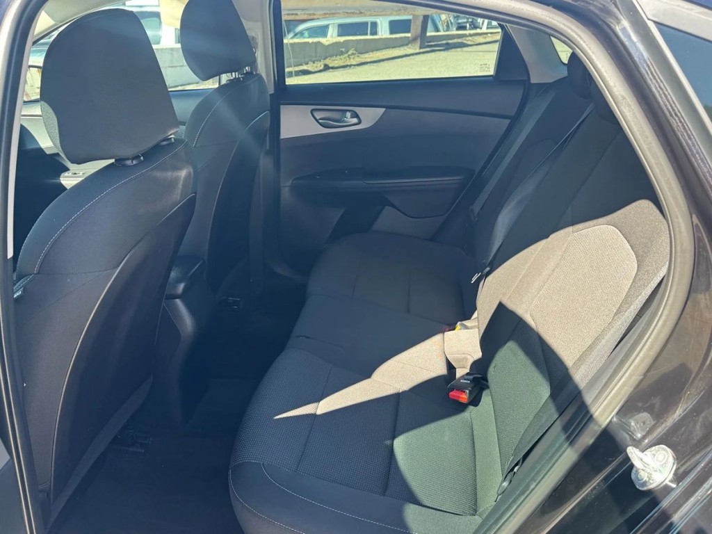 2021 Kia Forte Image 15