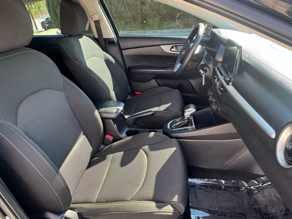2021 Kia Forte Image 17