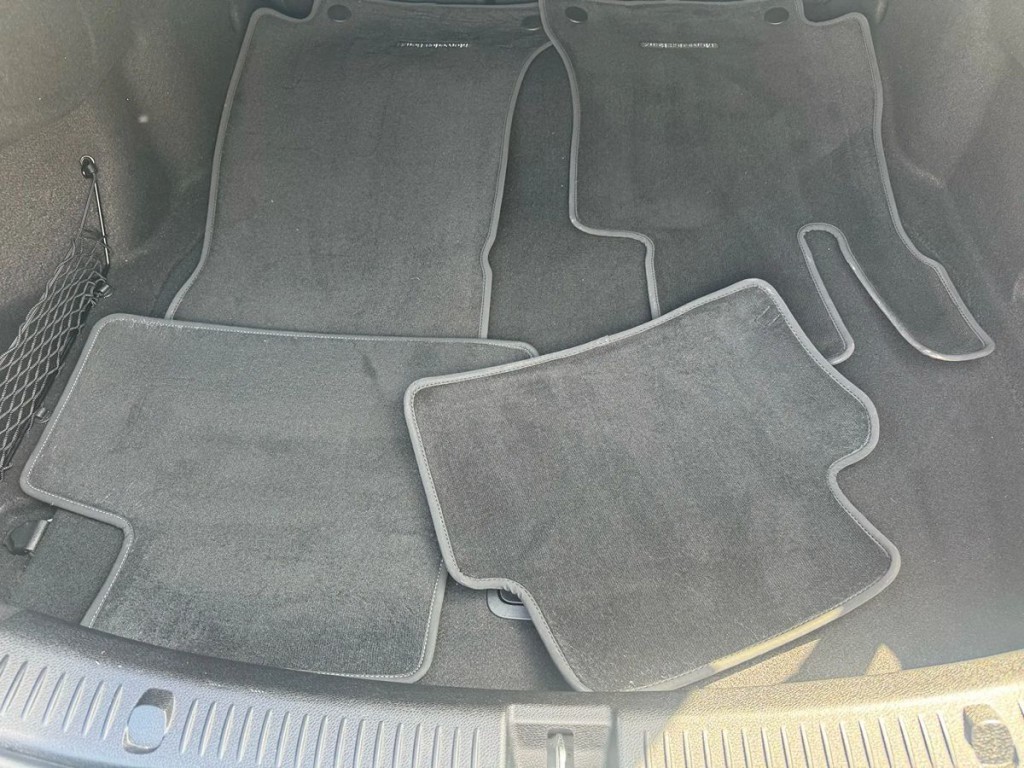 2018 Mercedes-Benz E-Class Image 17