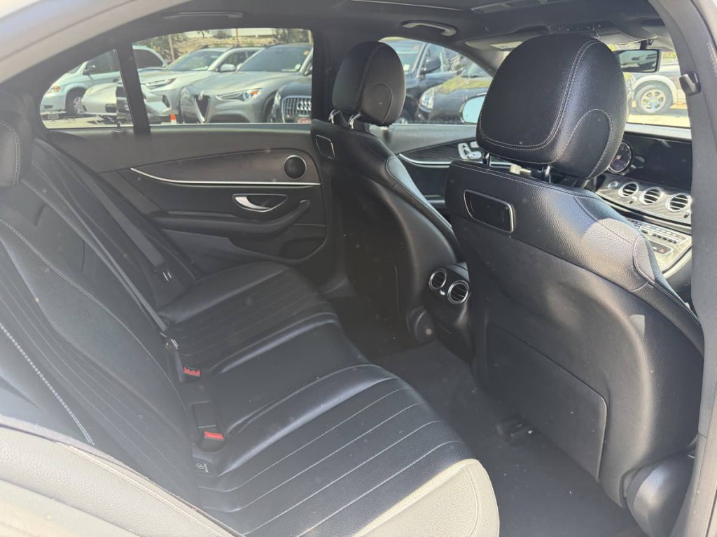 2018 Mercedes-Benz E-Class Image 17