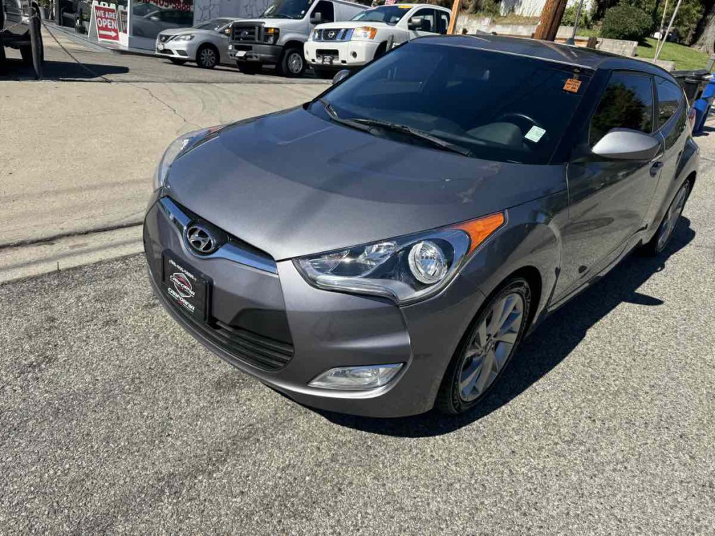 2017 Hyundai Veloster Image 3
