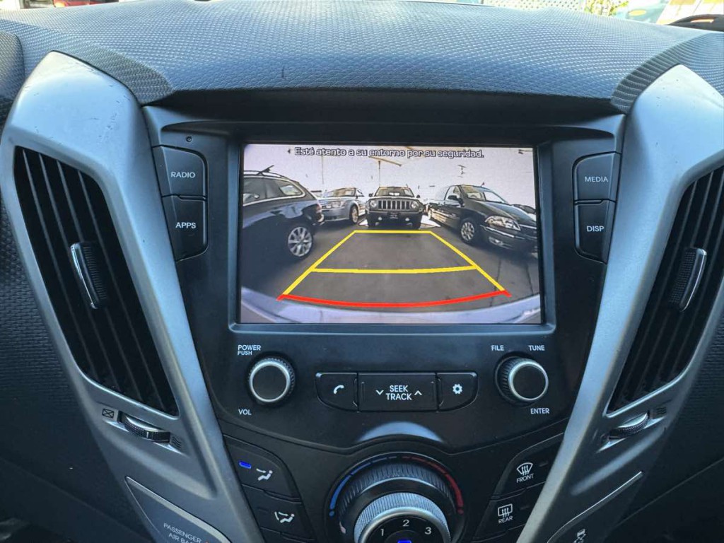 2017 Hyundai Veloster Image 13