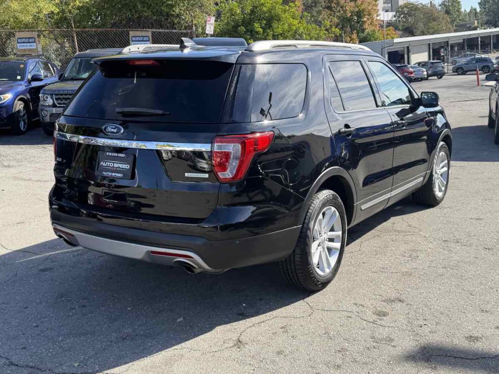 2016 Ford Explorer Image 4