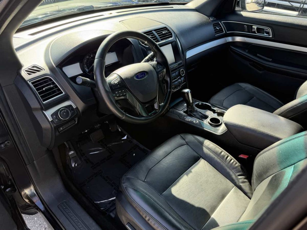 2016 Ford Explorer Image 10