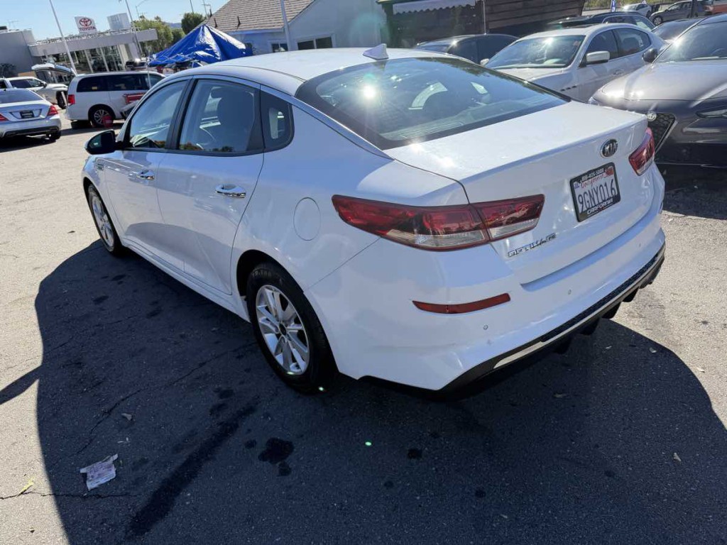 2019 Kia Optima Image 4