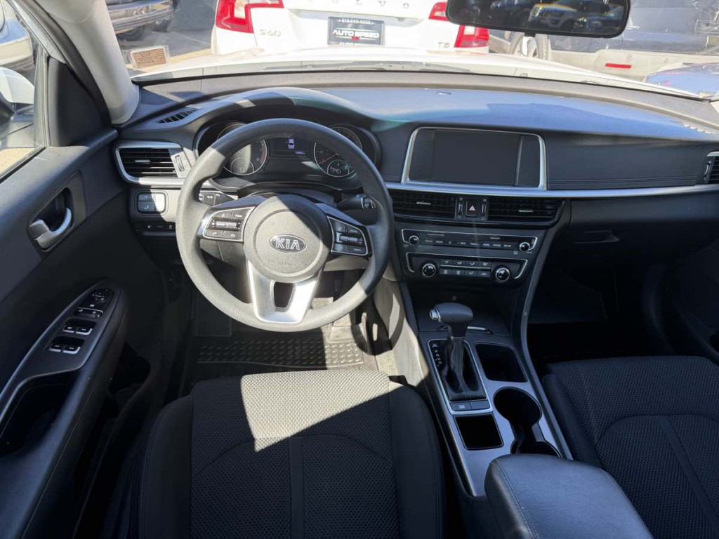 2019 Kia Optima Image 9