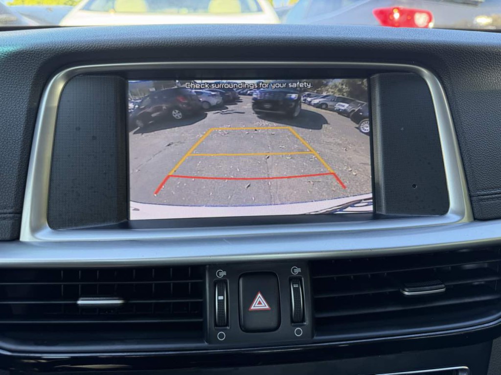 2019 Kia Optima Image 10