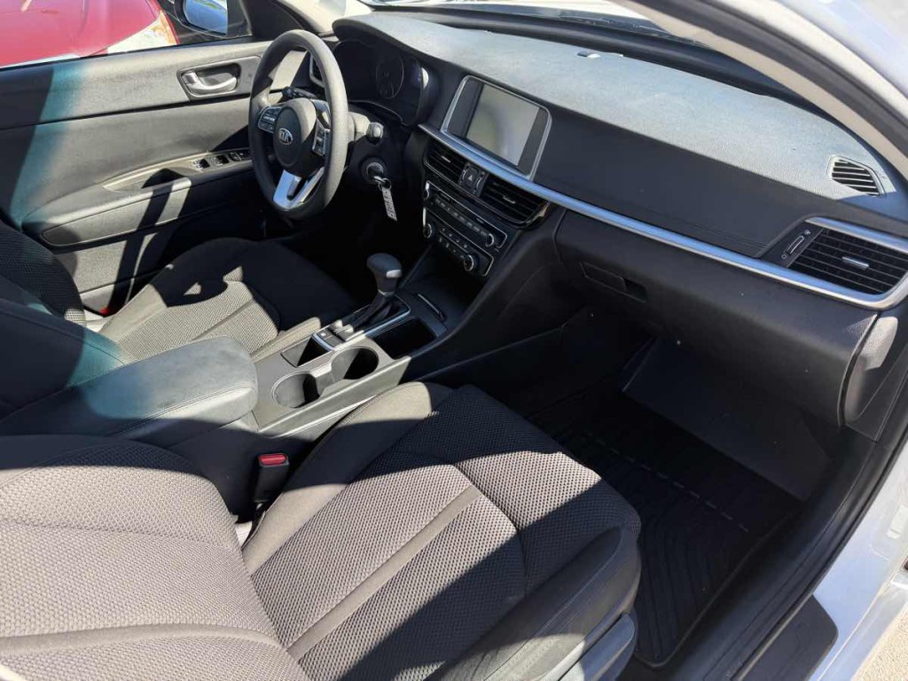 2019 Kia Optima Image 12